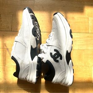CHANEL Sneakers